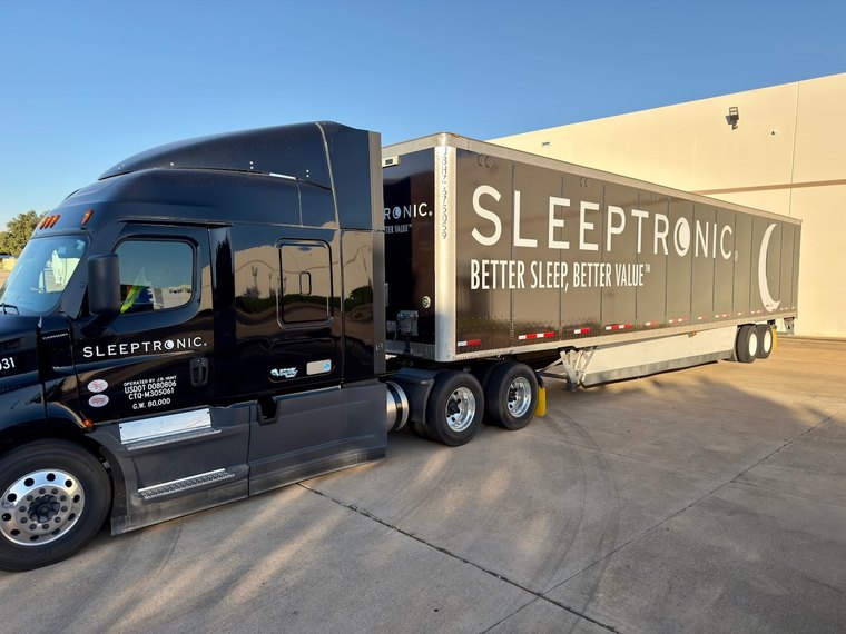 Semi truck and trailer fleet graphics